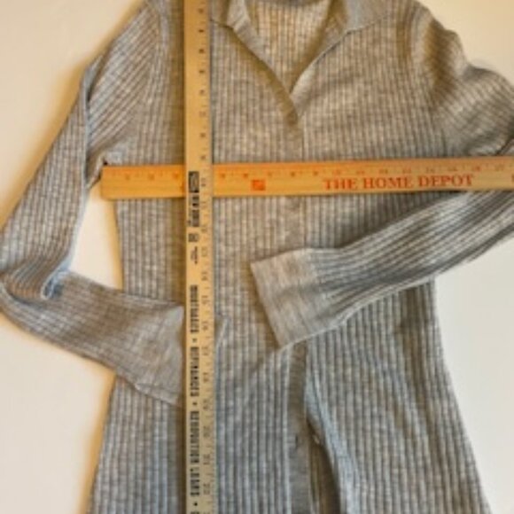 NWOT Neiman Marcus Grey Cashmere Polo Sweater, Size Medium - Picture 2 of 5
